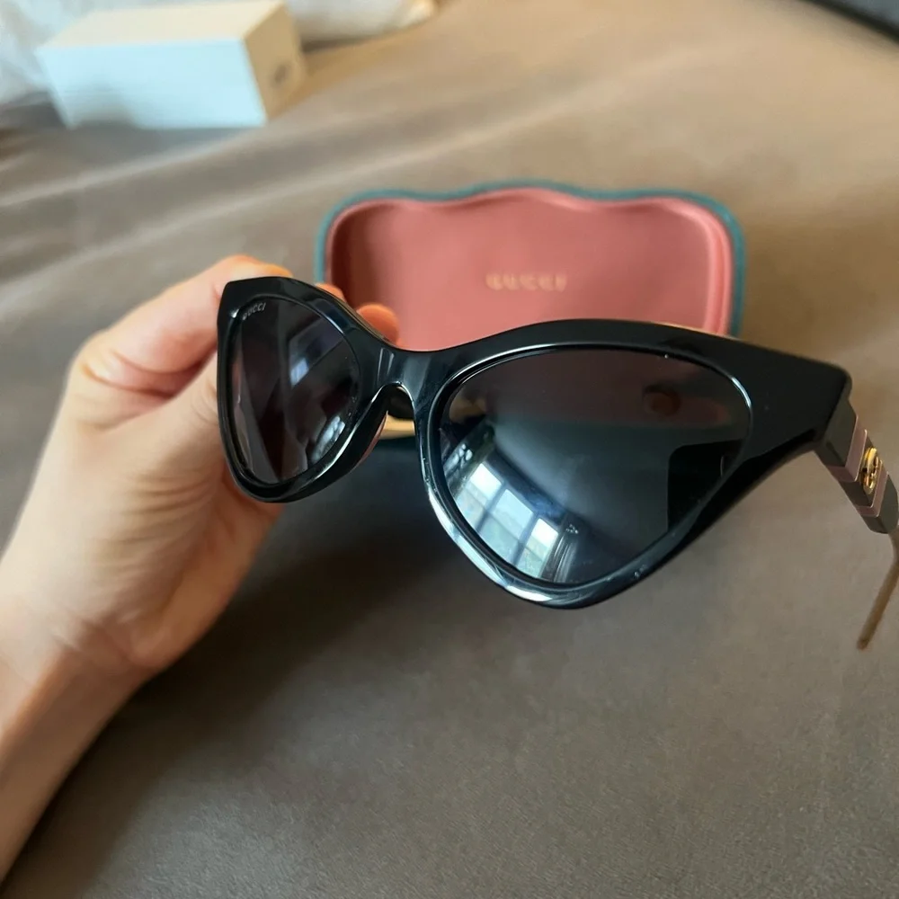 Gucci Cat Eye Acetate Sunglasses - Picture 5 of 11